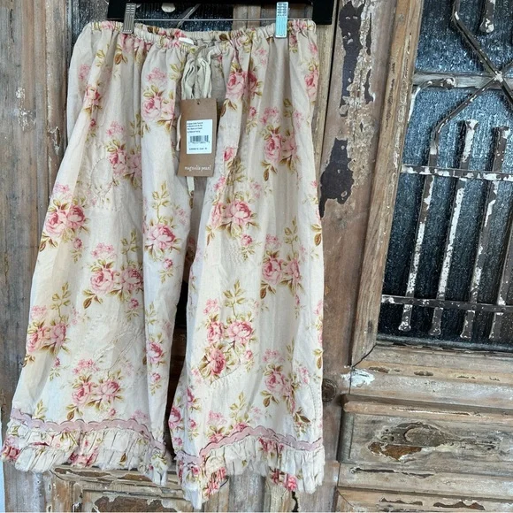 A-Dorable Magnolia Pearl Coralie Ric Rac Bloomers - Picture 3 of 7